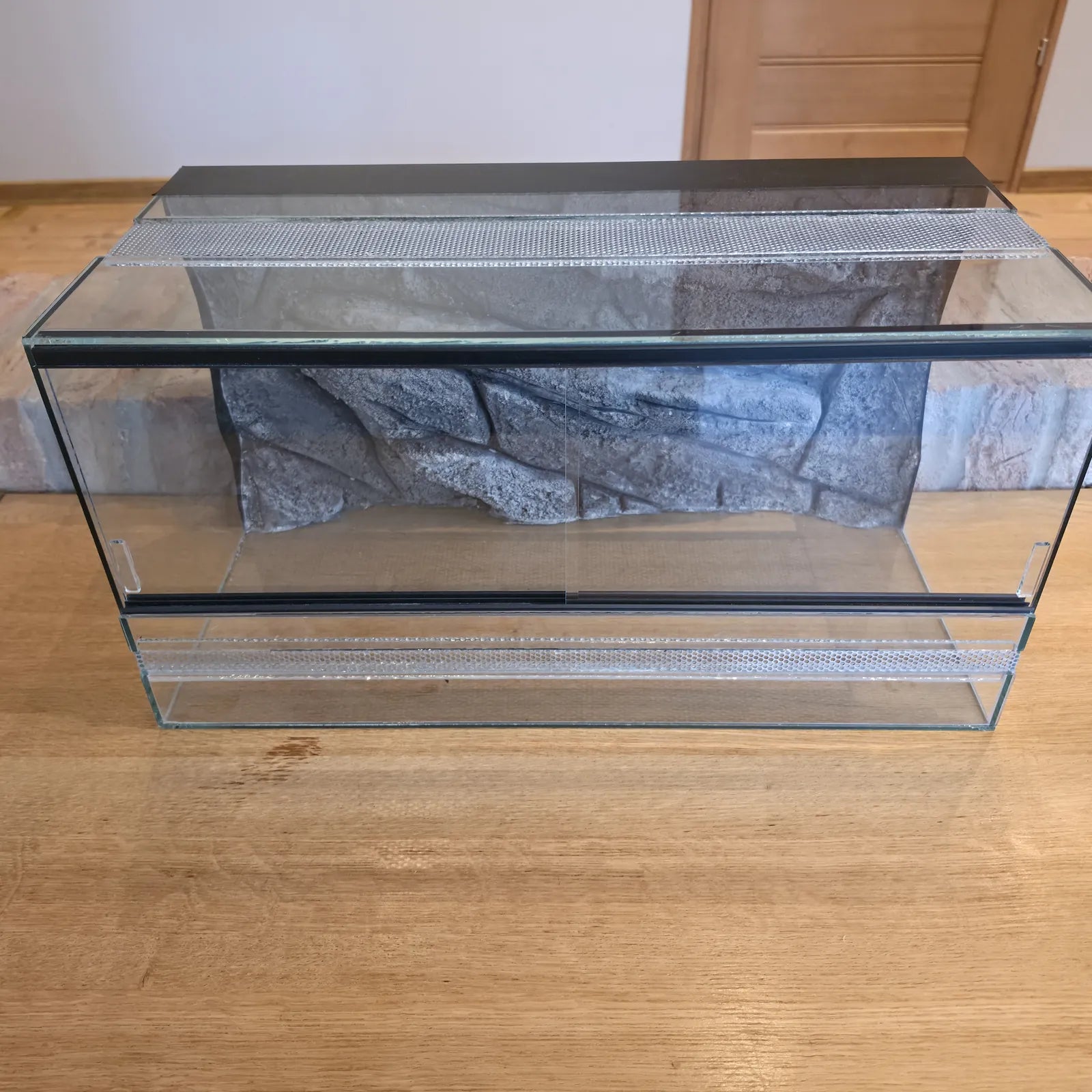 60×30×30 háttérrel ellátott terrárium