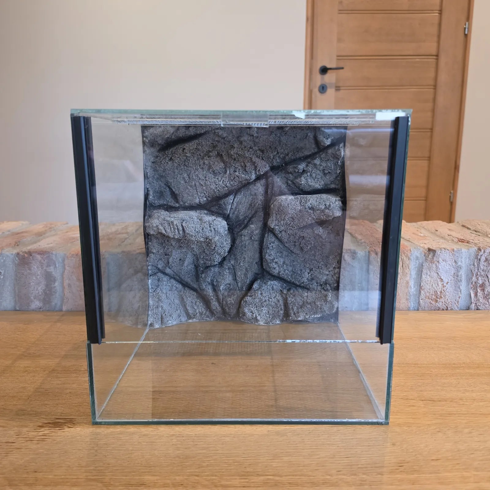 30×30×30 háttérrel ellátott terrárium