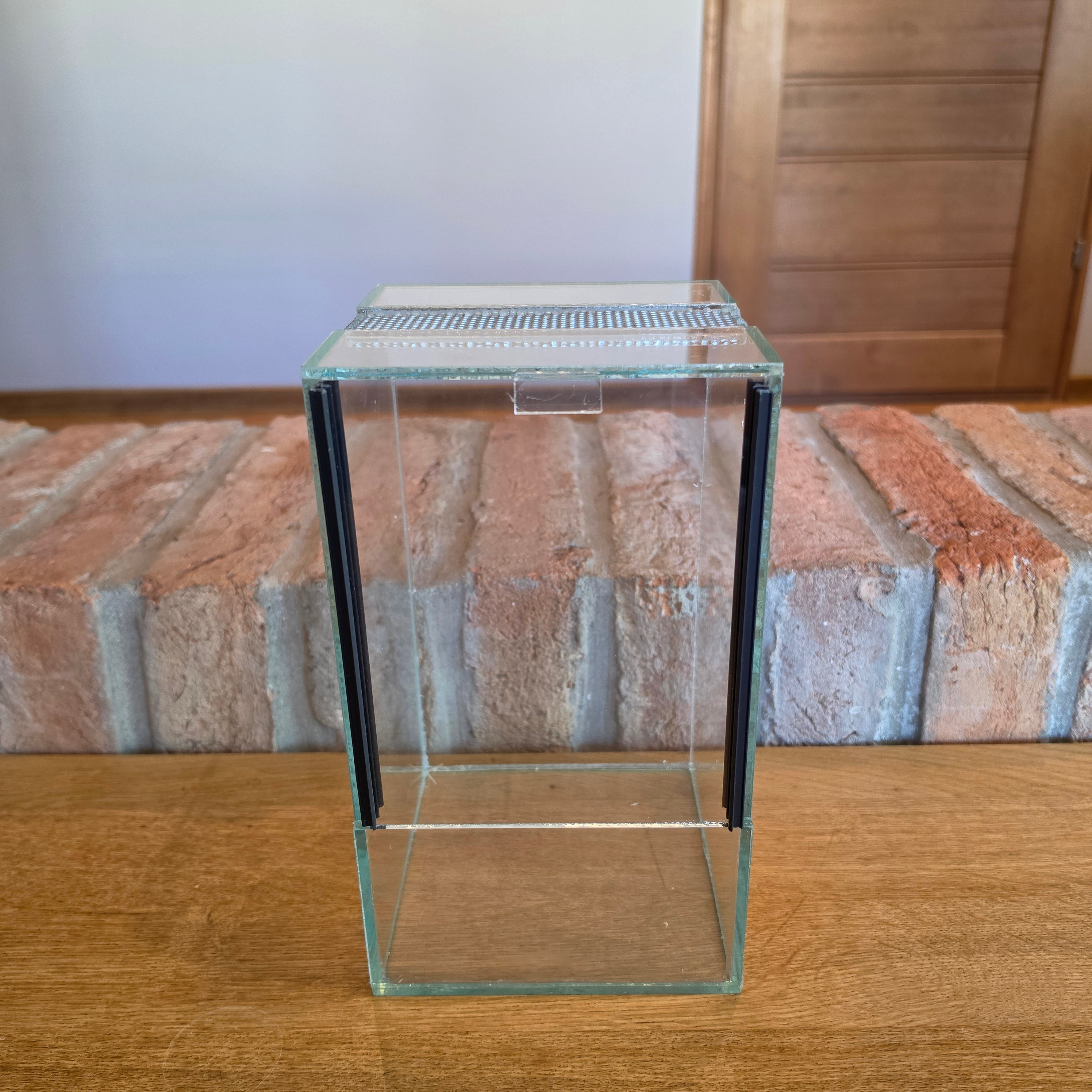 15×15×25 terrárium – Ideális mászó fajokhoz